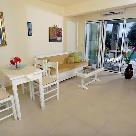 Athena Olive Grove & Estate Holiday home *