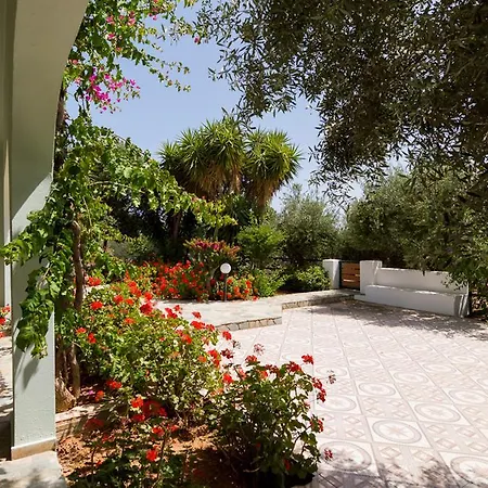 Athena Olive Grove & Estate Дом отдыха *